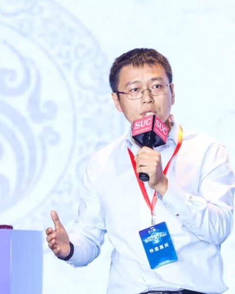 李智伟
